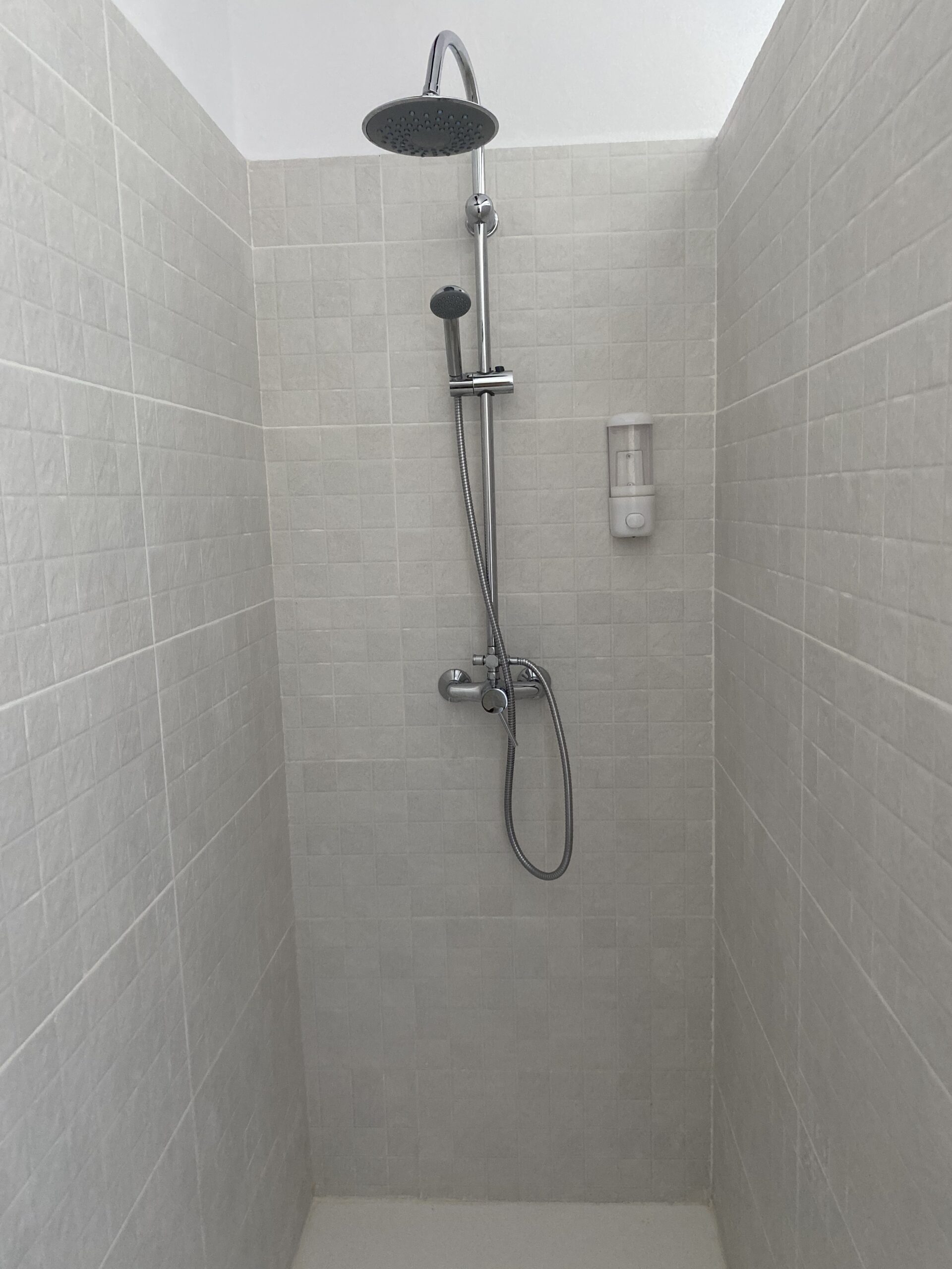 La Oliva Shower